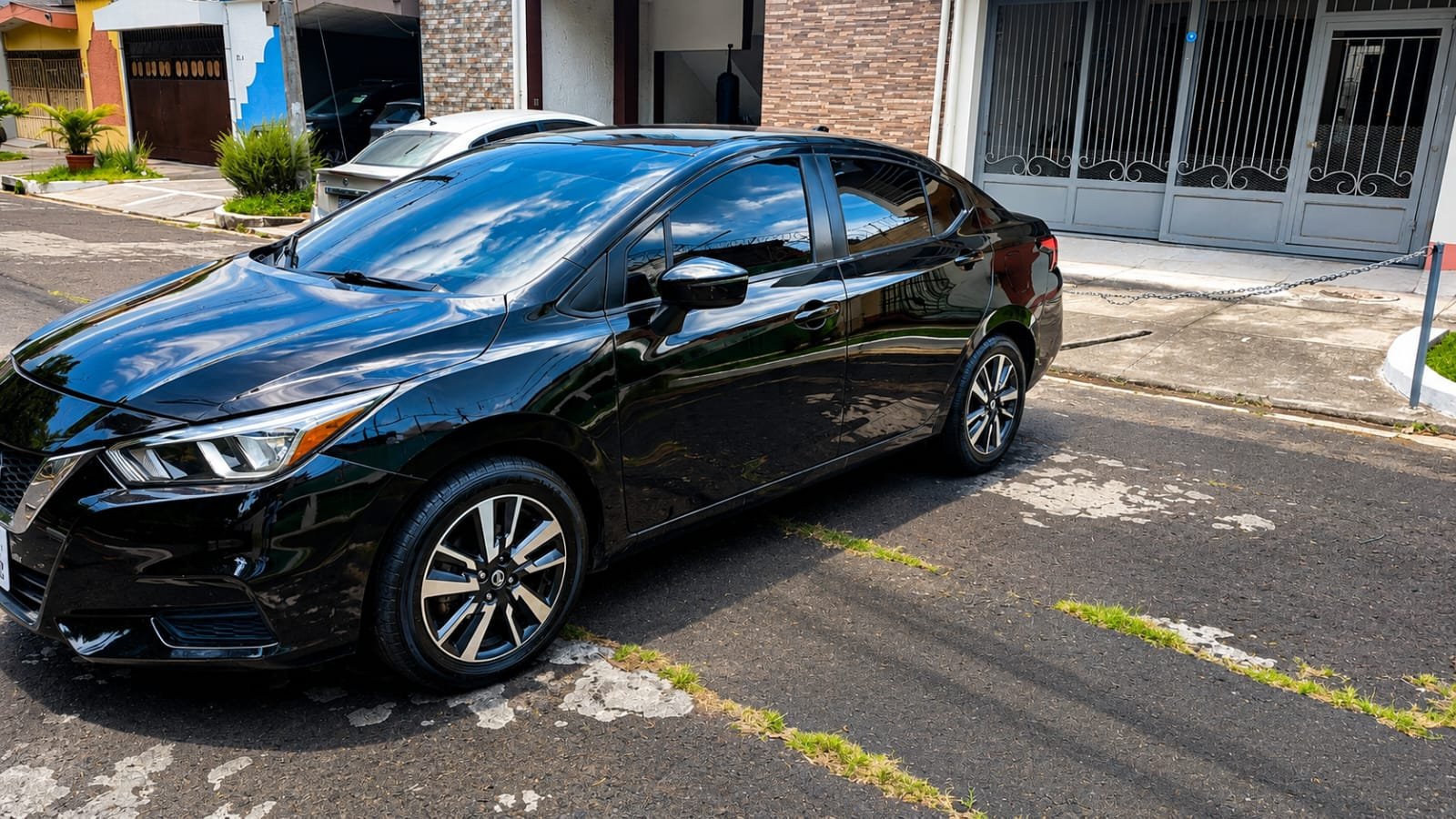 Nissan Versa 2021 de Roux Rent a Car